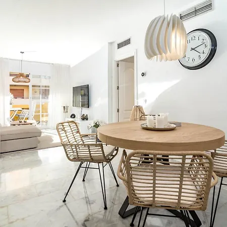 Apartment Side Family With 3 Spacious Bedrooms In San Pedro
