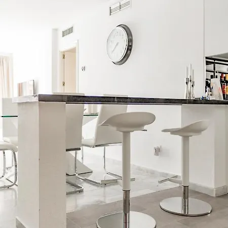 Apartment Side Family With 3 Spacious Bedrooms In San Pedro