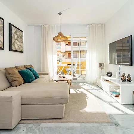 Side Family With 3 Spacious Bedrooms In San Pedro Apartment