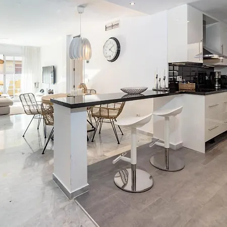Side Family With 3 Spacious Bedrooms In San Pedro Apartment