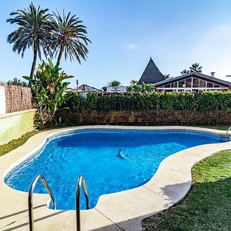 Side Family With 3 Spacious Bedrooms In San Pedro Apartment