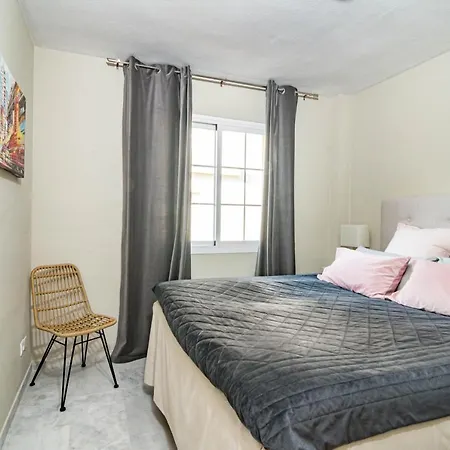 Side Family With 3 Spacious Bedrooms In San Pedro Apartment *